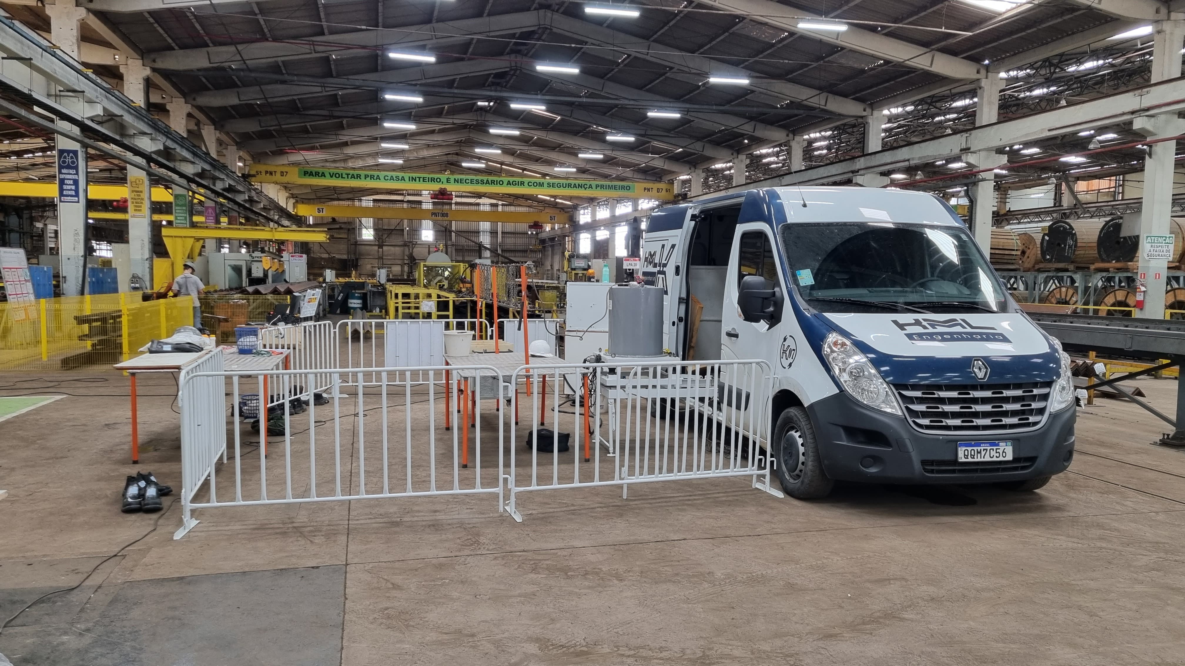 Laboratório móvel de ensaios elétricos em ferramentas isoladas